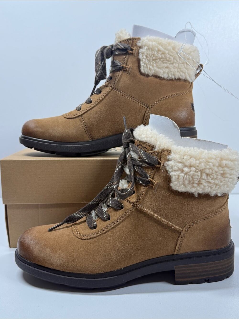 NIB UGG Women's Harrison Cozy Lace Boot Size 8